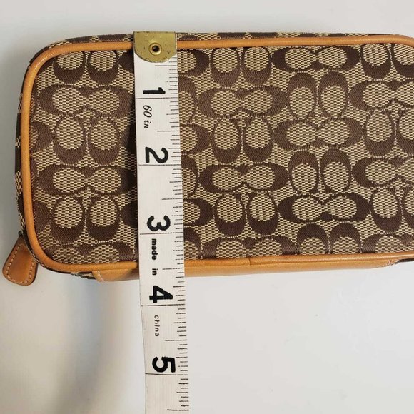 Coach Signature Wallet - Picture 2 of 7